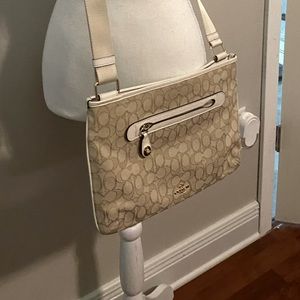 Coach crossbody bag great condition!
